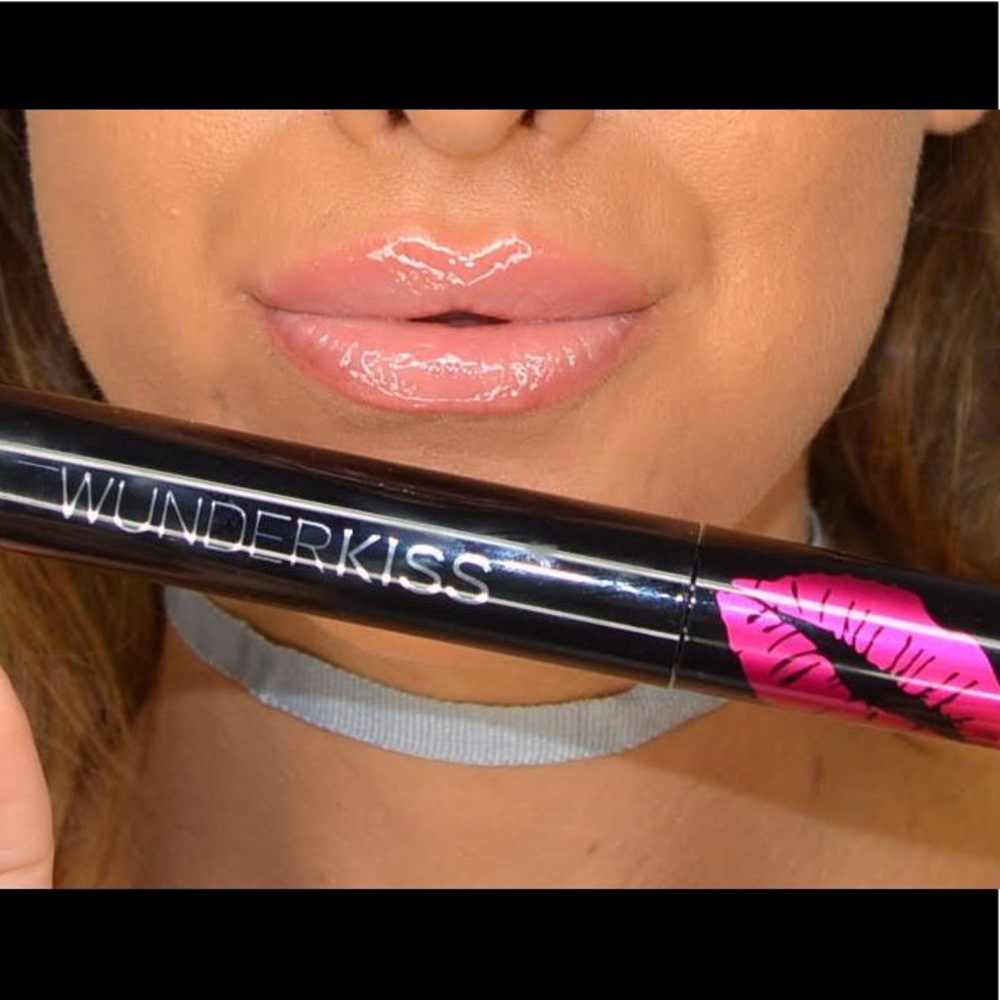 WunderKiss Lip plumping gloss